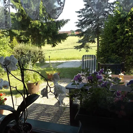 Ferienhaus-hotel Zur Grunen Oase Hébergement de vacances Adelmannsfelden